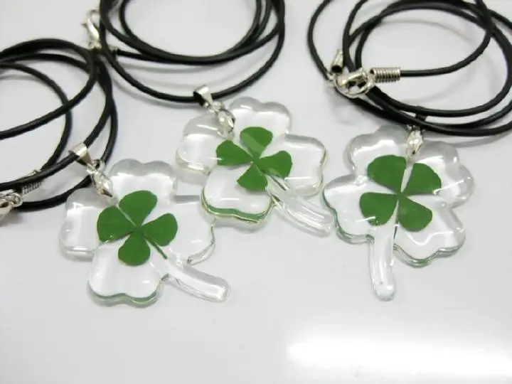 

48 pcs fancy Four Leaf Clover necklace Leaf Shape real plant specimen