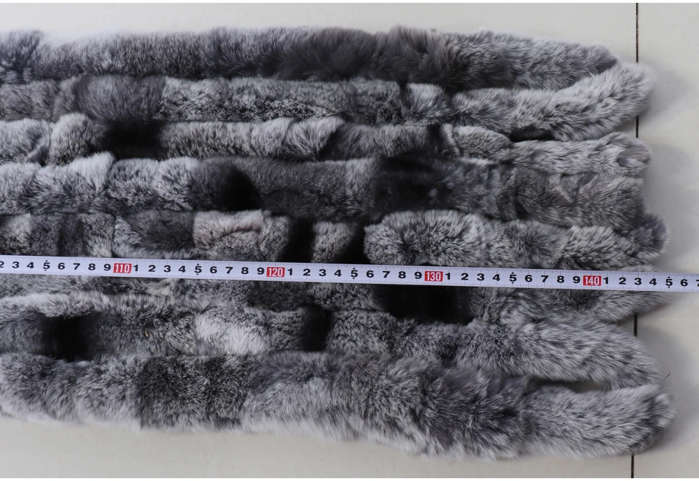 Neuer langer Schal aus echtem Rex-Kaninchenfell für Damen, warm, weich, hochwertig, modischer Rex-Kaninchenfell-Schal mit Quasten. – Detail 3