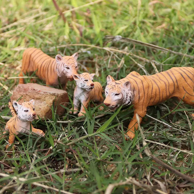 Oenux Wild Animals Cat Tiger Simulation Saber-toothed Tiger Action Figures Solid PVC Model Figurines Education Toy For Kids Gift