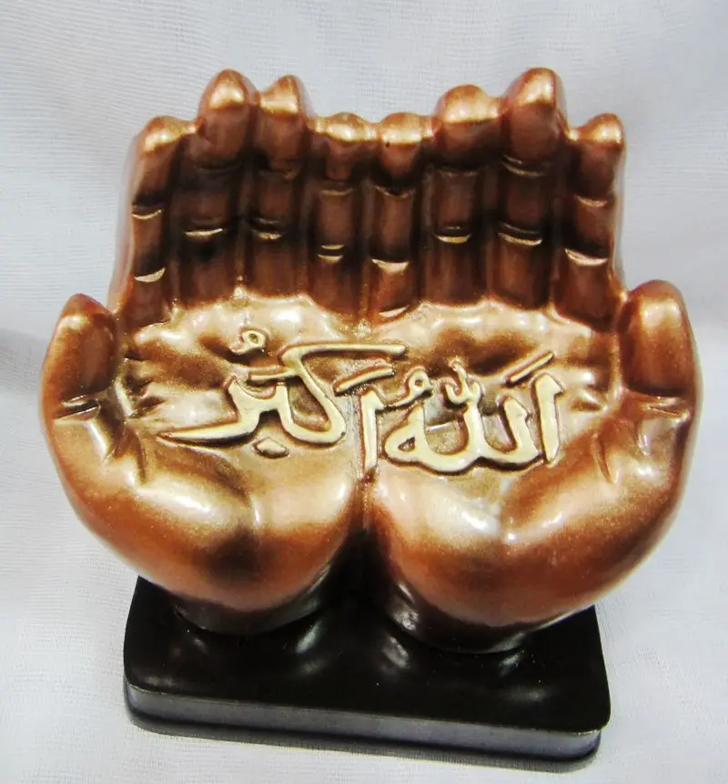 Arabic Islam craft ornaments Hand devout Muslim decorations adorn the Quranic verses