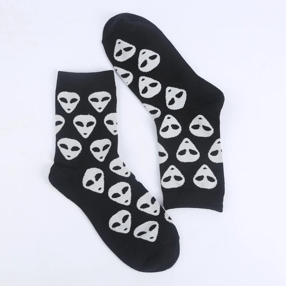 Modeager Fashion Hip hop Black Color Skeleton Alien Halloween Cool Women Socks Cotton Soft Summer Thin Novelty Socks for Women