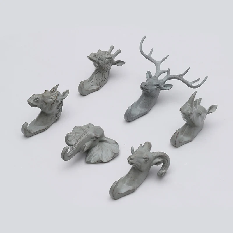 Roogo  Grey Animal Figurine Hanger Deer Rhino Horse Giraffe Elephant Head Wall Coat Hat Hook for Bags Holder Resin Home Decor