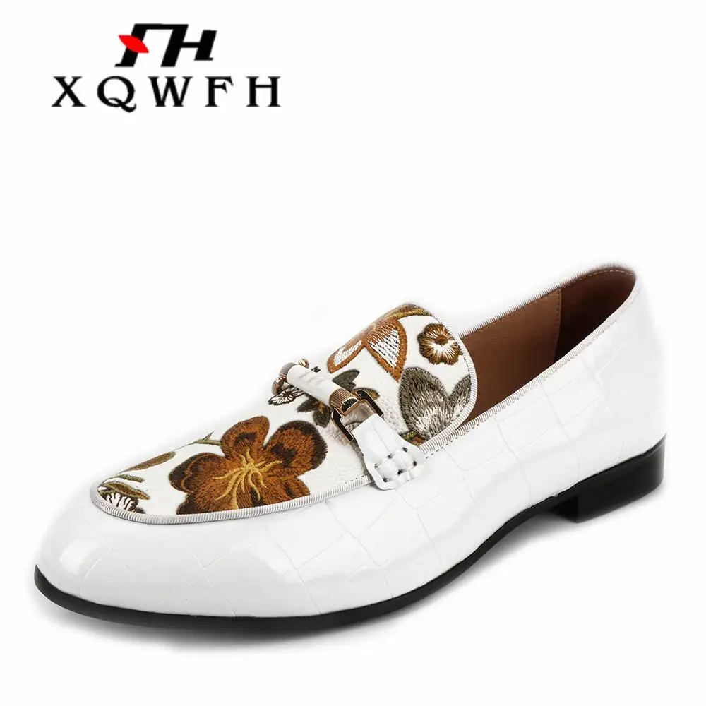 XQWFH Men White Leather Shoes Fashion Floral Embroider Loafers Men\'s Driving Casual Shoes with Strip Buckle Male Dress Shoes