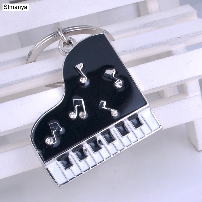 Hot Men Popular Piano key chain New metal Keychain with Crystal  Business gift car key ring party gift Jewelry K2020