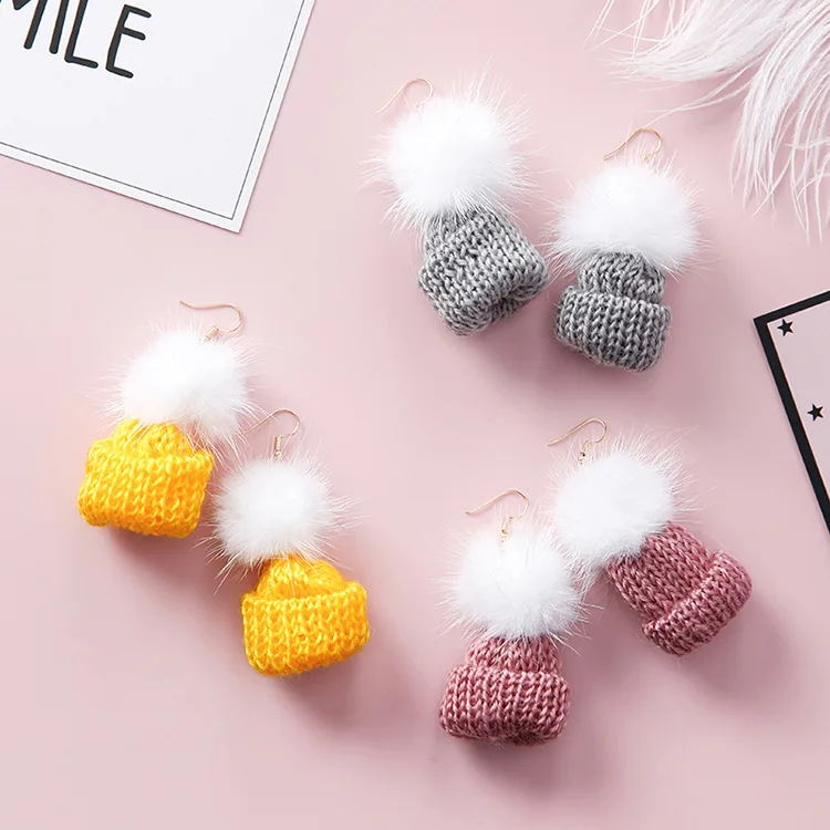 Cute Christmas Hat Dangle Drop Earrings Pom Pom Ball Long Earring for Women Girls Winter Design Pendientes New Year Jewelry