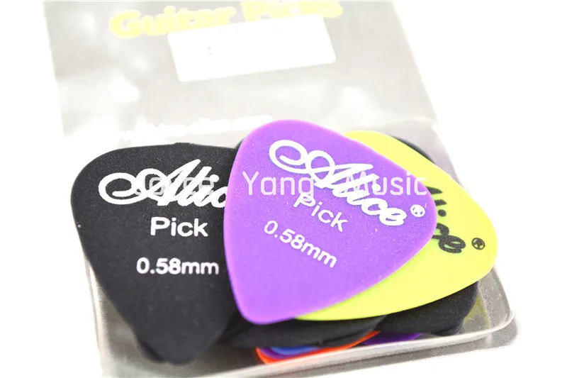 Alice 12pcs Sandblast Nylon Acoustic Electric Guitar Picks Plectrums Clamshell Free Shipping