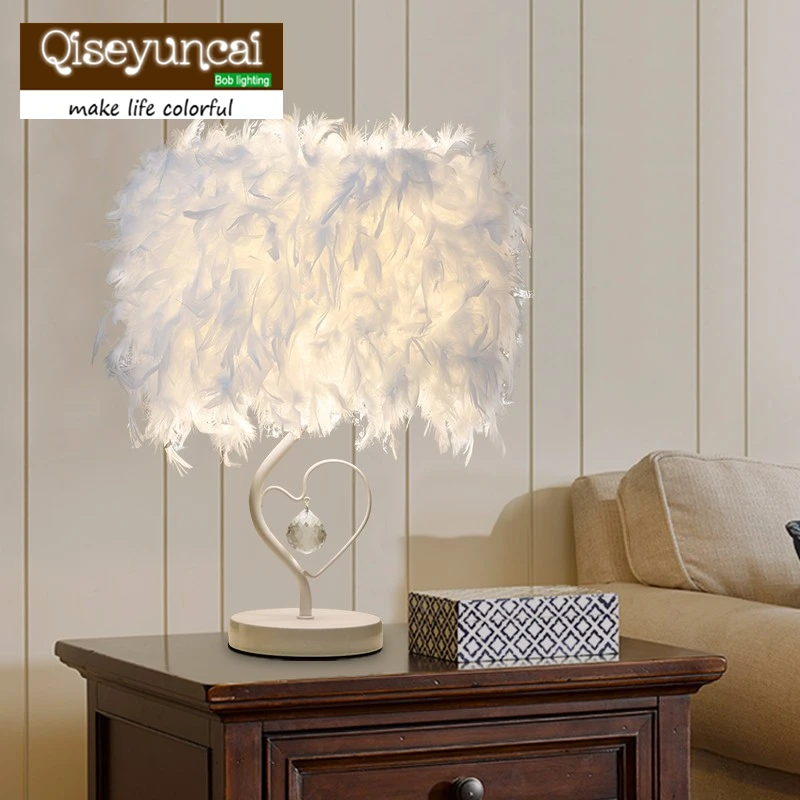 

Personalized fashion creative wedding decoration simple small table lamp bedroom crystal feather birthday bedside lamp