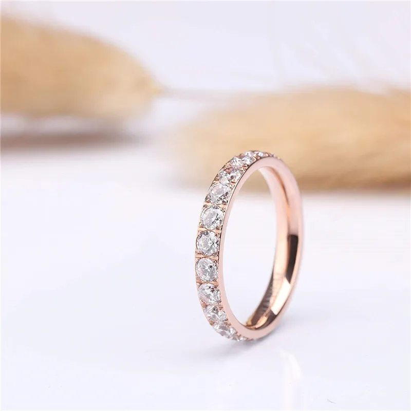 TIGRADE 18K vergoldete Ringe für Frauen, reiner Titan 3mm Ring mit Kubischem Zirkonia, Jubiläums-, Verlobungs- und Ehering, anillos mujer – Detail 3