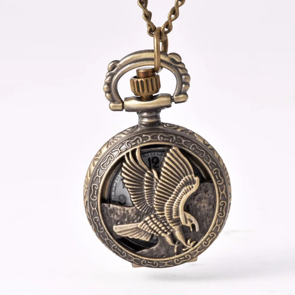 

Eagle Wings Casual Quartz Retro Innovative Design Pocket Watch Personalized Hollow MapleLeaf Pocket Watch