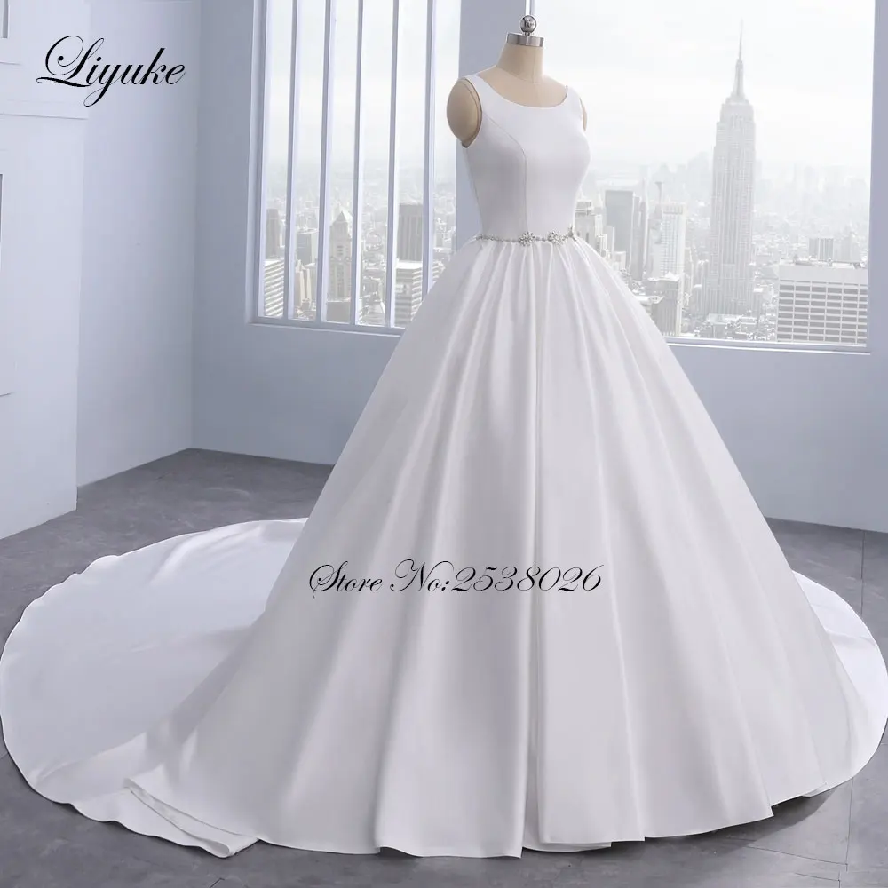 Vintage Style Scoop  A-Line Wedding Dress Court Train Beading Crystals Pearls Bride Dresses With Backless Floor-Length Liyuke