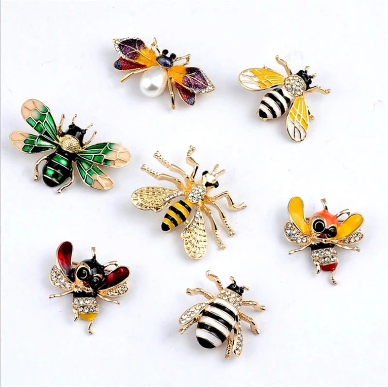 Crystal Bee Brooches for Women Unisex Insect Brooch Pins Metal Cute Small Badges Lapel Pins Dress Coat Accessories Jewelry