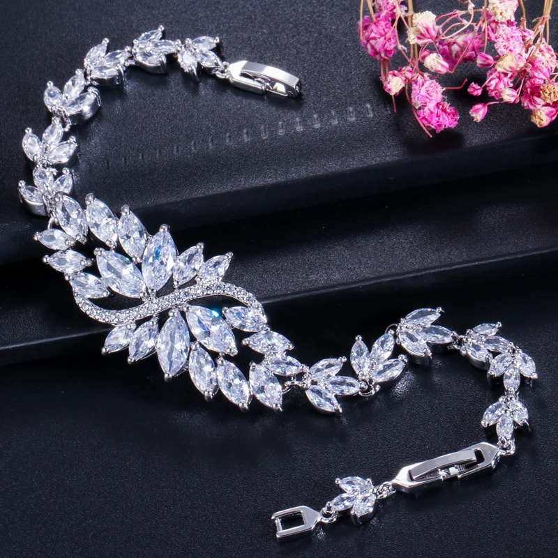 CWWZircons Luxury Women Jewelry Gift Large White Flower Charm AAA+ Cubic Zirconia Wedding Bracelets Bangles for Brides CB081