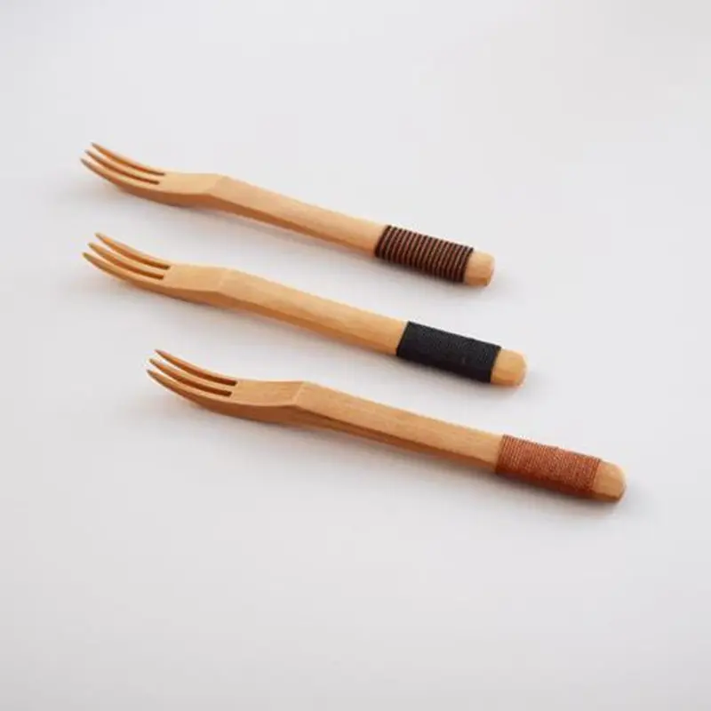 

Japanese Style Fruit Fork, Wood Fork for Dessert Snack 3 Teeth Wood Salad Cake Fork Cutlery Kid's Tableware F20173361