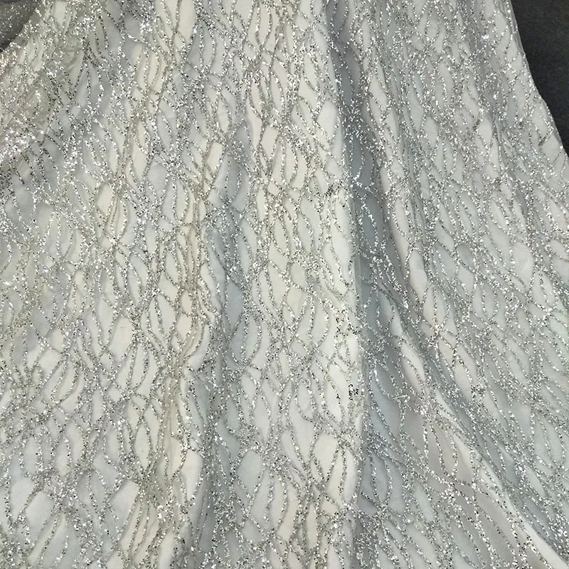 Bedruckter Netzstoff mit französischen Crossover-Linien-Pailletten, silberglänzender Netzstoff für Hochzeitskleider, Abschlussball, Nähen, DIY-Zubehör, Neu – Detail 3