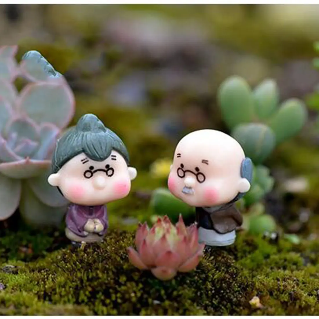 New Cute Old Granny Figurines Miniatures Fairy Garden Gnome Moss Terrarium Home Desktop Decor Doll House Crafts