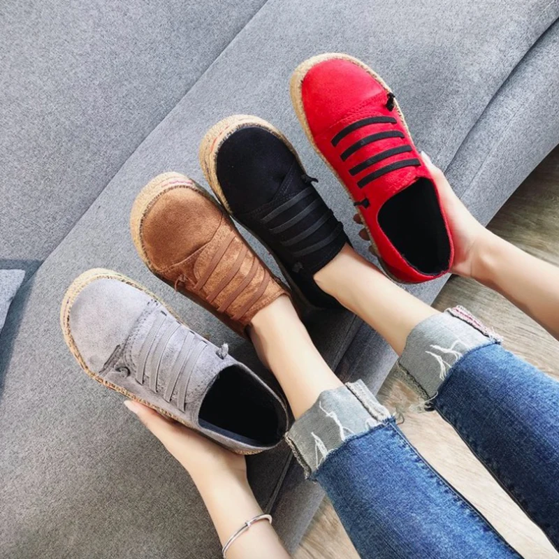 

Женские кроссовки из флока, на плоской платформе, со шнуровкой