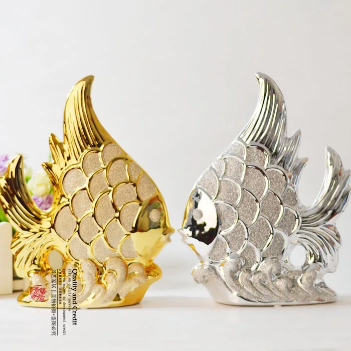 Couples noble fish gilt grinding process / high-grade ceramic crafts / fashion wedding gift / decorative