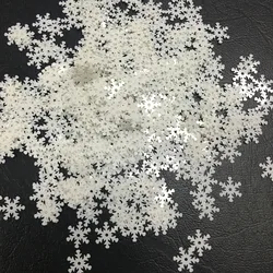 200 pz/lotto 10mm fiocco di neve PVC paillettes con 1 foro centrale regalo di natale vestiti fai da te Navidad ornamenti neve bianca