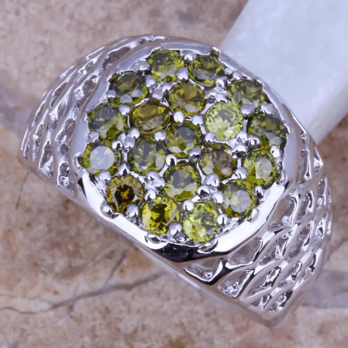 Pleasant Green Peridot Silver Plated Ring Size 6 / 7 / 8 / 9 D490A