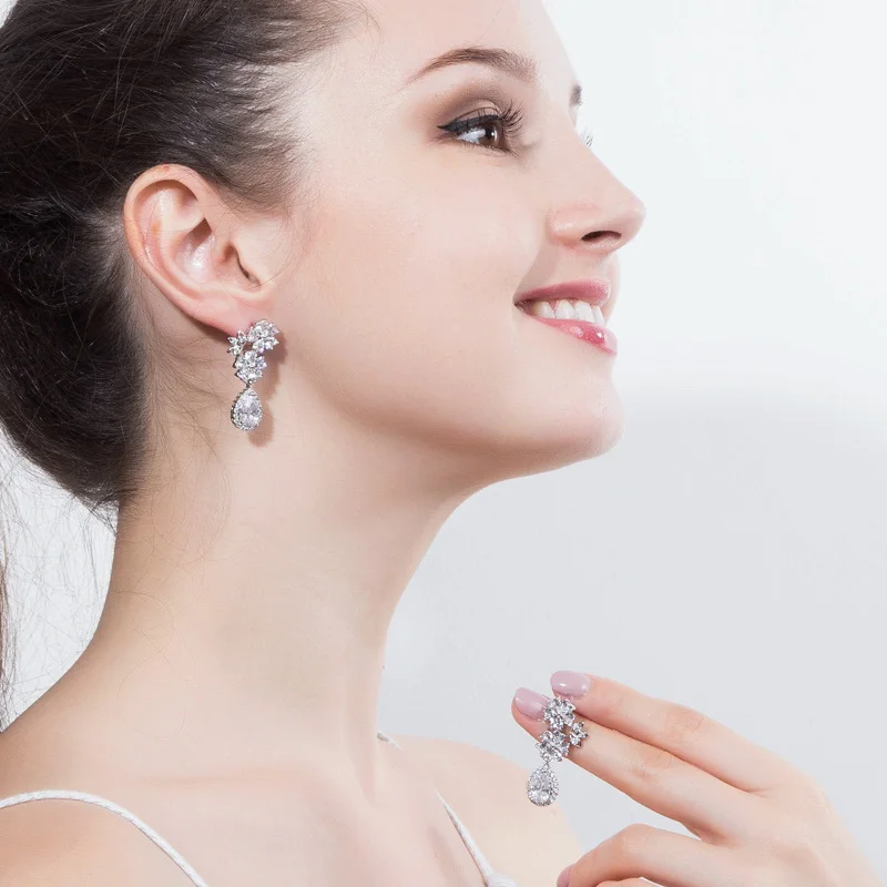 CWWZircons Elegante Blumenform Zirkonia Kristall Clip-Ohrringe für Nicht-Durchstochene Ohrlöcher Brautschmuck Hochzeitsschmuck Großhandel EJ0007 – Detail 1