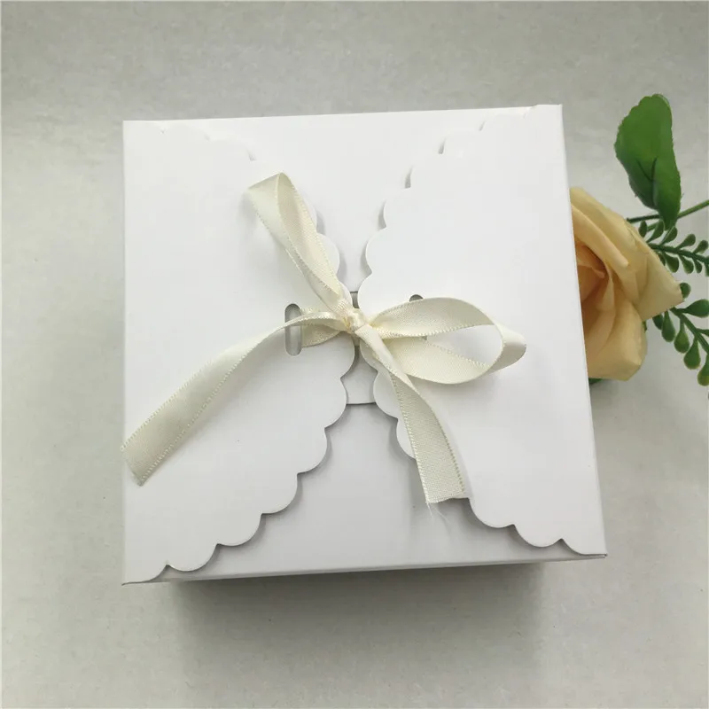 12Pcs/Pack Pretty Lace Cup Cake Box Candy Paper Box With Ribbon Wedding Favours Birthday Party Packaging Supplies