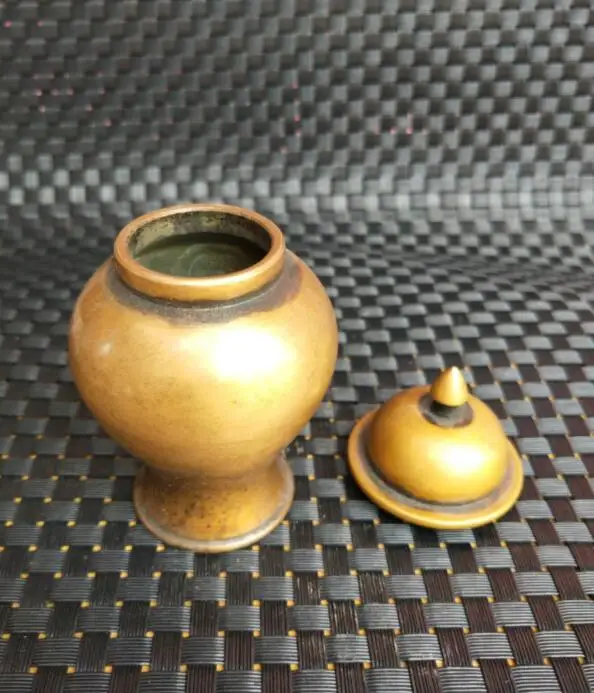 Chinese brass archaize small storage tank