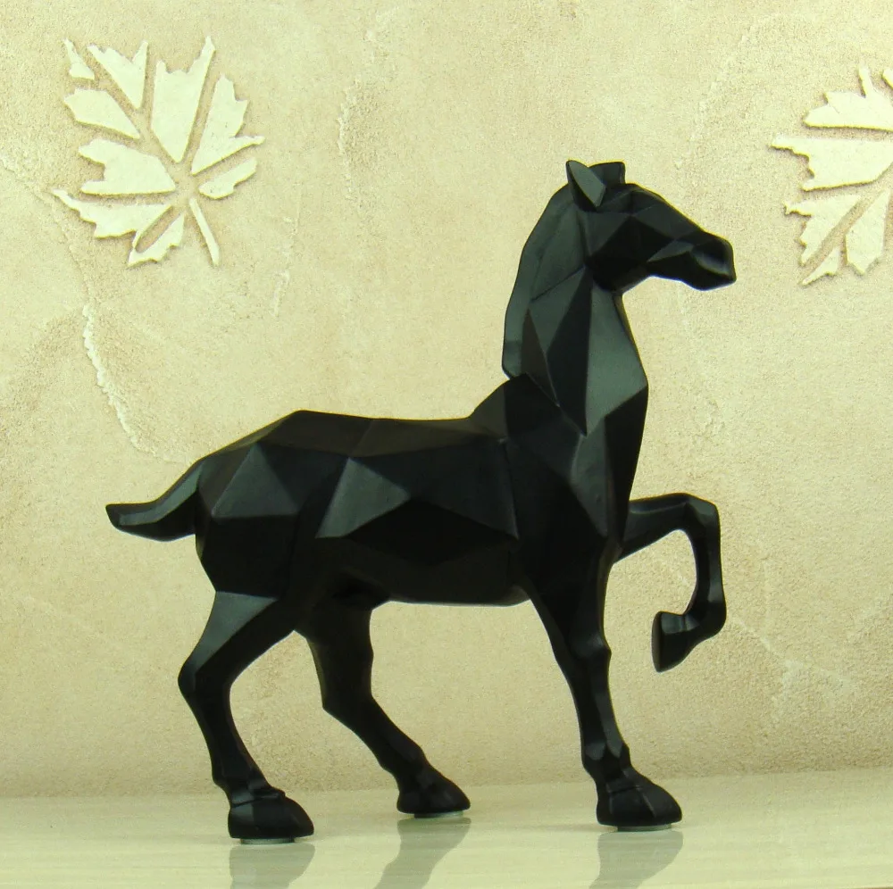 

Geometric Pattern Warhorse Sculpture Abstract Resin Bronco Statue Souvenir Art and Craft Gift Ornament for Home and Office Decor