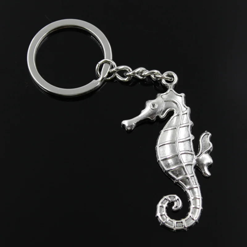 Nowe mody mężczyzna 30mm brelok DIY metalowy uchwyt do łańcuszka Vintage Hippocampus konik morski 59x31mm srebrny kolorowy wisiorek prezent