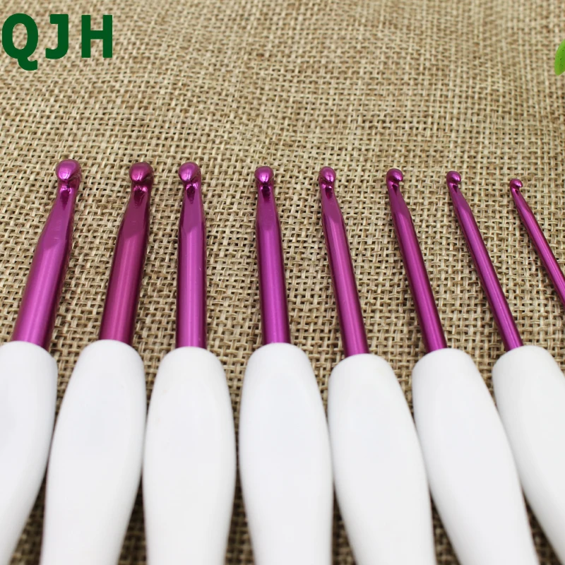 QJH Marca 8 pz/set Cinese Stile Retrò Stampa Floreale di Plastica Maniglia In Alluminio Crochet Hooks Knitting Needles Mestieri Tessitura Strumento