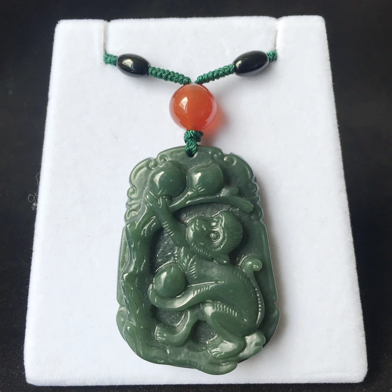 The monkey picks peaches. Natural Hetian Jade Pendant Sapphire Brand Animal Zodiac Monkey Jade Pendant Men's Pendant Necklace