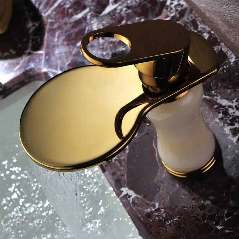 Bathroom Luxury Wide Spout Golden-Plated Solid Brass Marble Waterfall Basin Faucet Single dle Hot Cold Water Mixer Tap