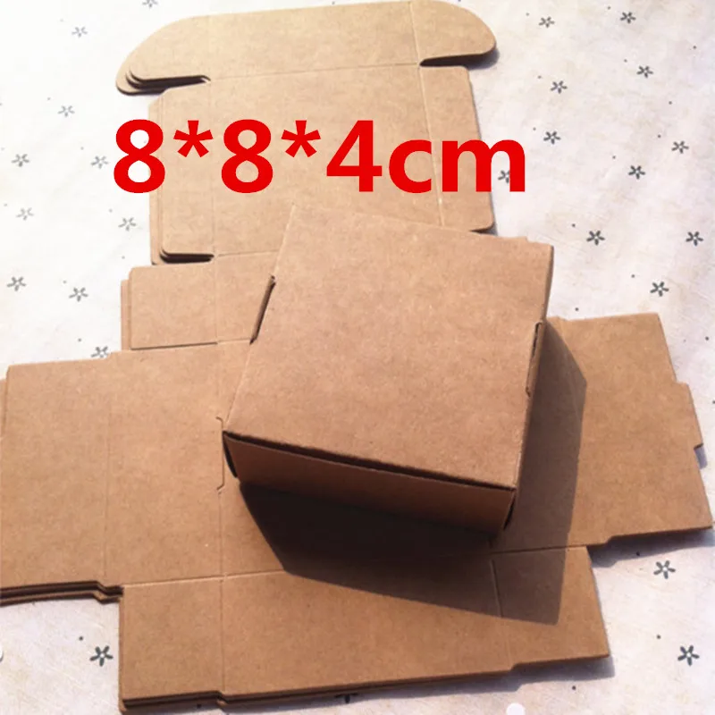 50Pcs/lot 8*8*4cm Paper Candy Box Wedding Gift for Guests Wedding Favors and Gifts Boxes for Party Favors New Year Christmas