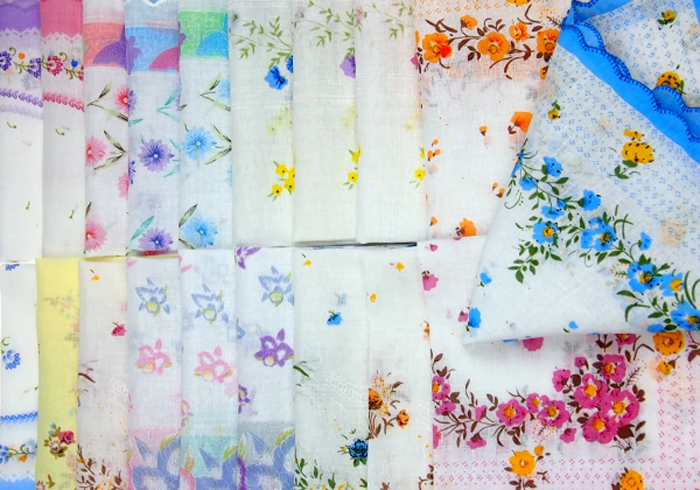 Pack of 10 Woman Floral Handkerchiefs Portable Camping Traveling Square Hankies Festival Present Pattern Random