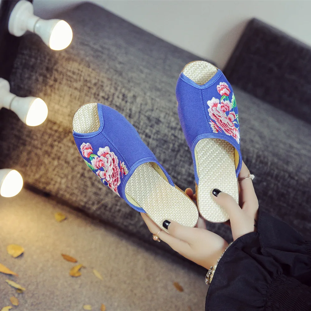 Veowalk Flower Embroidered Women Canvas Wedge Slide Slippers Peep Toe Retro Ladies Comfortable Summer Slip On Platform Shoes image 4