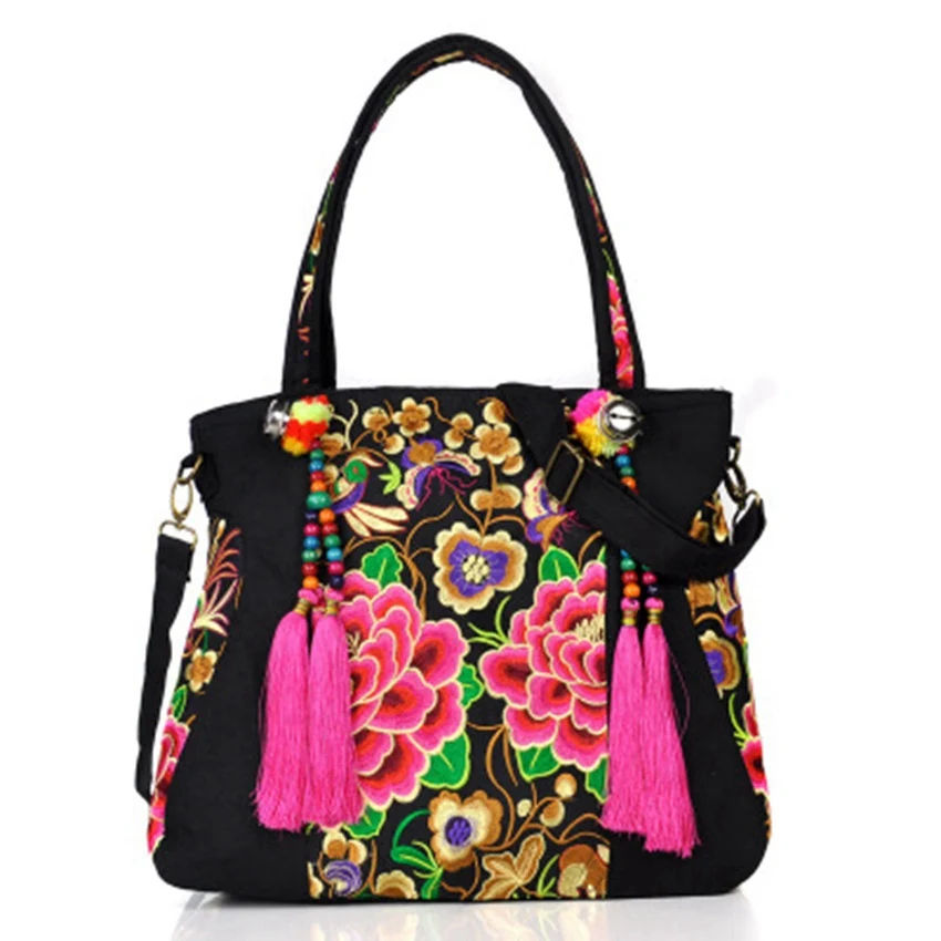 

New Yunnan ethnic style fashion embroidery travel leisure bag features national embroidery shoulder bag