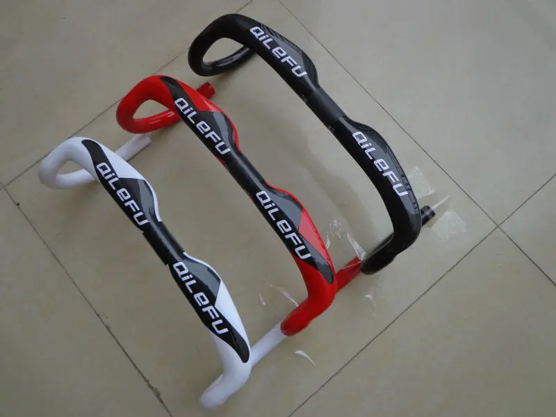 Rot-weißer QILEFU Road UD 3K Vollcarbon-Fahrradlenker, leichter Carbon-Fahrradlenker, 31,8*400/420/440 mm – Detail 8