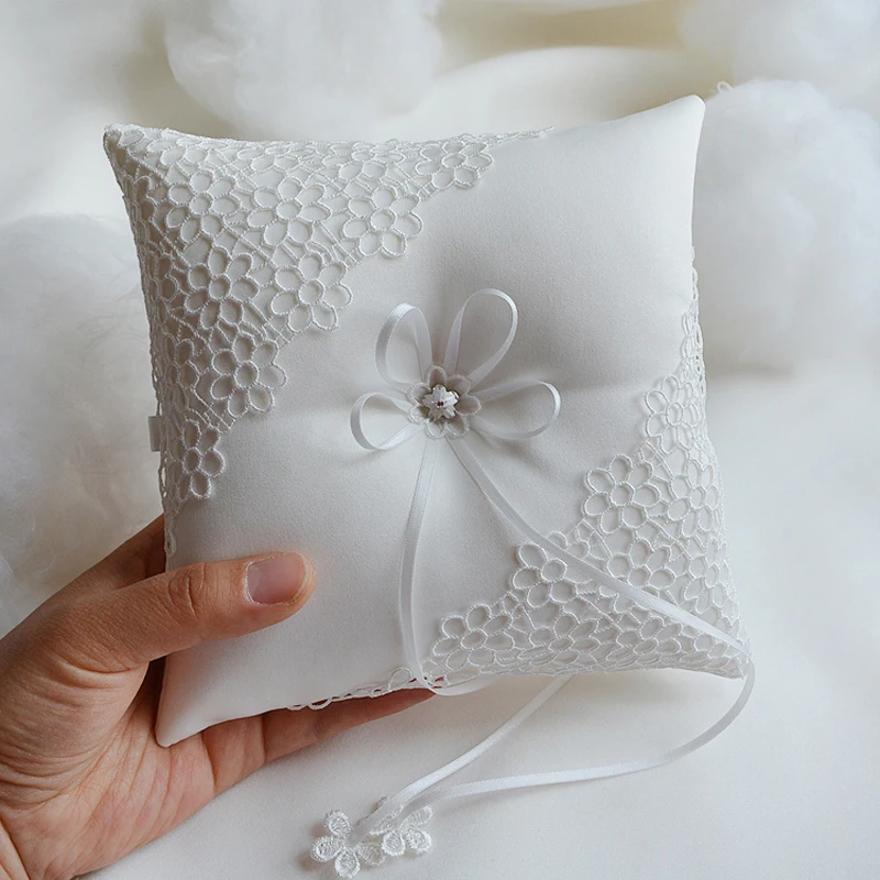 

Hollow Out Flowers Wedding Ring Pillow, Bride Flower, Boys Pillow Cushion, Wedding Accessories, Party Supplies, New