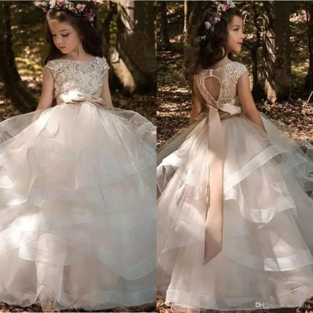 2021 Flower Girls' Dresses Cap Sleeves Tulle Ruffles Skirt Lace 3D Floral Beaded Bow Sash Kids Formal Wear Hollow Back