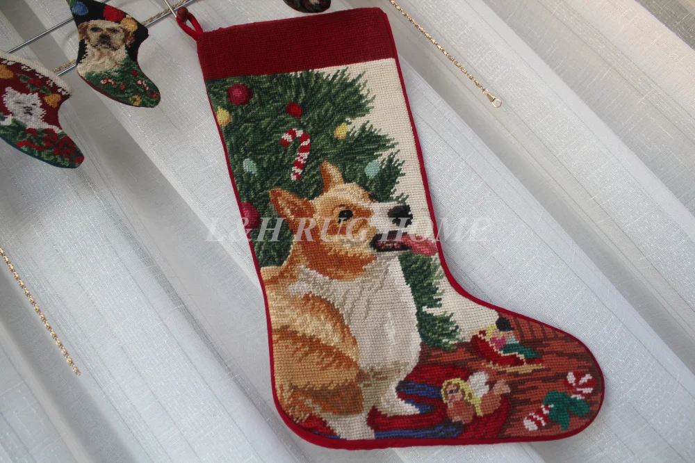 Free Shipping Christmas Needlepoint Socks Hand knotted Merry Christmas Stocking Sock Cute Dogs Design Stocking Socks 28X43CM