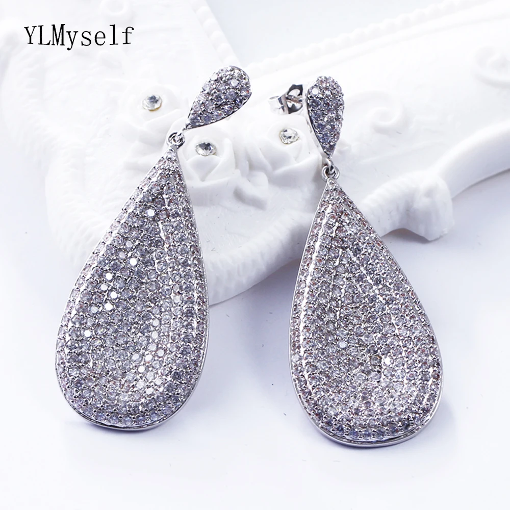 Large Luxury dangle earring with many shiny crystal stones great jewellery Pretty big long water drop earrings