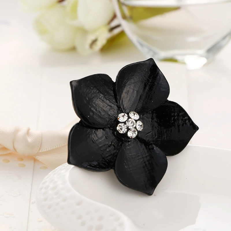 2018 NoEnName_Null\'s Fashionable new fashionable female extremely simple black evil spirit flower ring is female wedding banquet