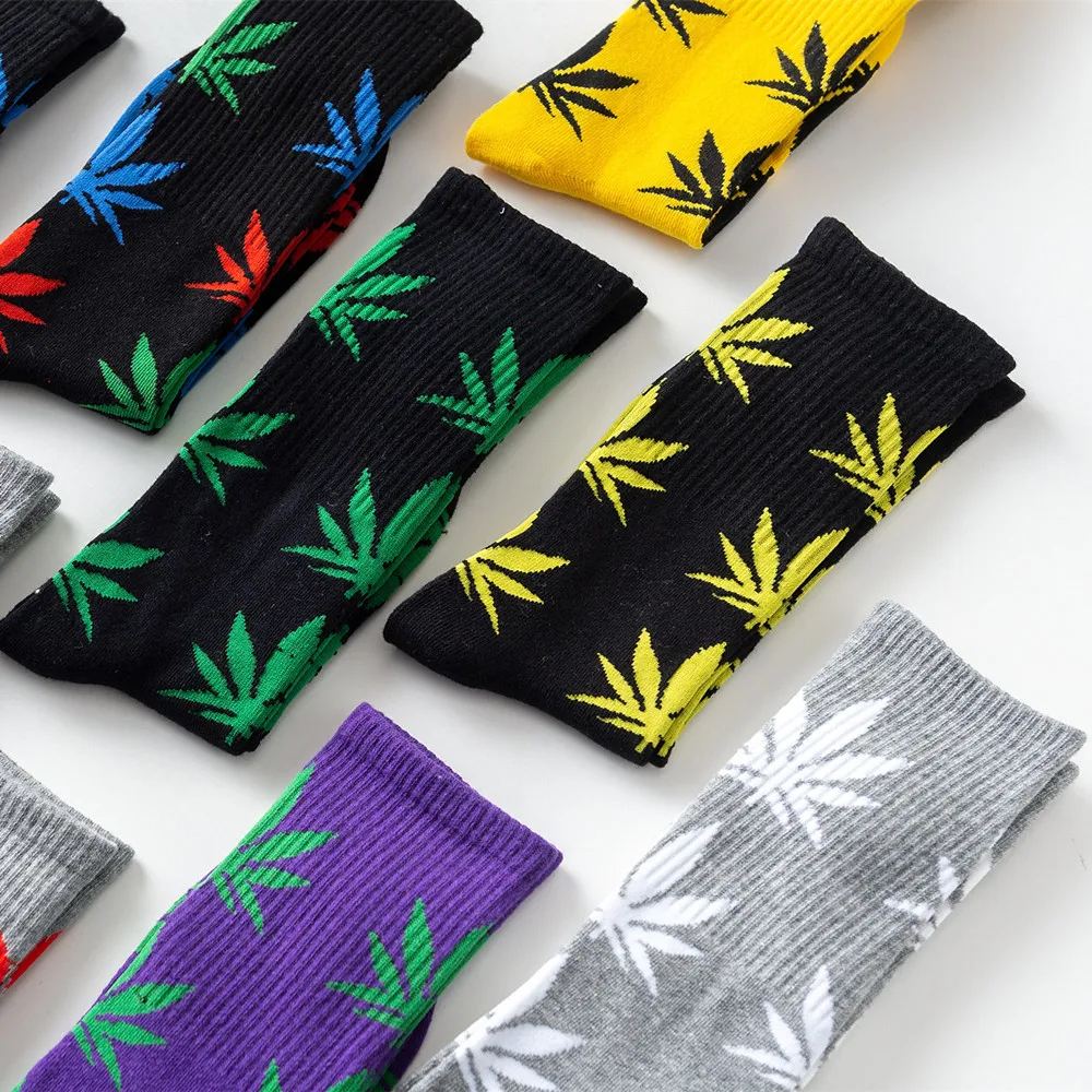 

New men's socks fashion color maple leaf skateboard tube couple socks cotton Harajuku hemp leaves men and women tide socks