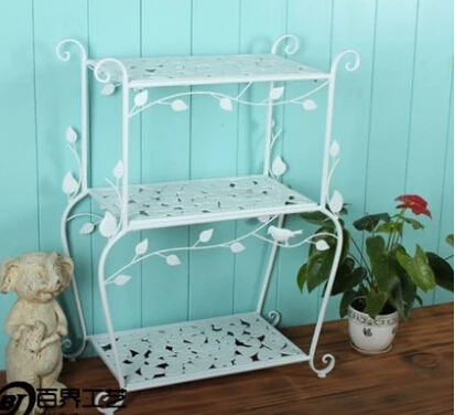 Pastoral, wrought iron three-layer grocery shelf kitchen bathroom rack shelf in microwave oven rack is received