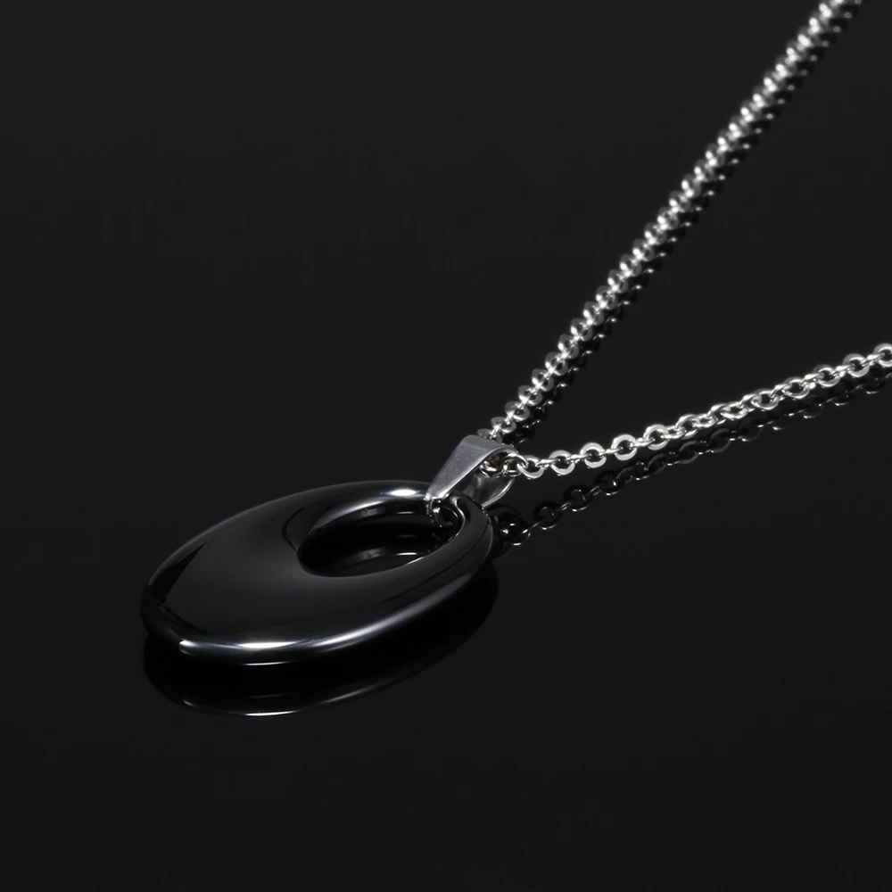 New Simple Design Ceramic Pendant Necklace White Black Round Pendant Necklace Stainless Steel Chain For Women