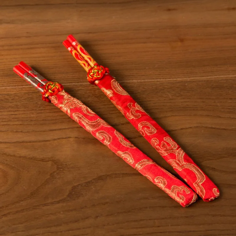 

100 Pairs Classic Design Wood Chinese Red Chopsticks Double Happiness And Dragon Wedding Chopsticks Favor With Gift Bag ZA1343