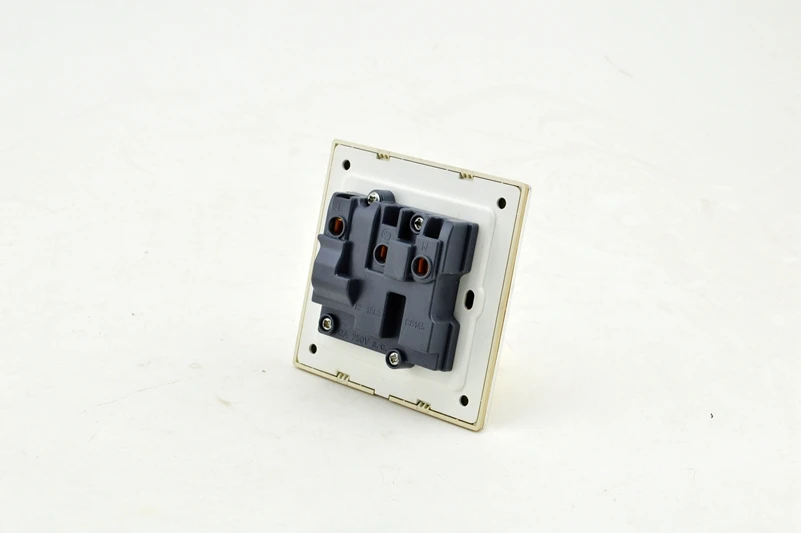 ฟรีU Ltrathin 13A 1แก๊ง3ขาสหราชอาณาจักรเต้ารับไฟฟ้าเปลี่ยนสหราชอาณาจักรมาตรฐานปลั๊กไฟผนัง