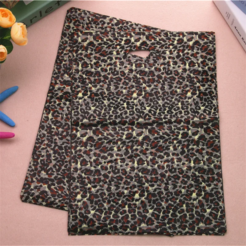  New Design Wholesale 100pcs/lot 30*40cm Luxury Leopard Packaging Bags Large Plastic Shopping Gift Bags With Handle