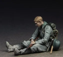 1:35 Resin kit   Tired soldier 314 Collectible Unassembled Sculpture for Hobbyists