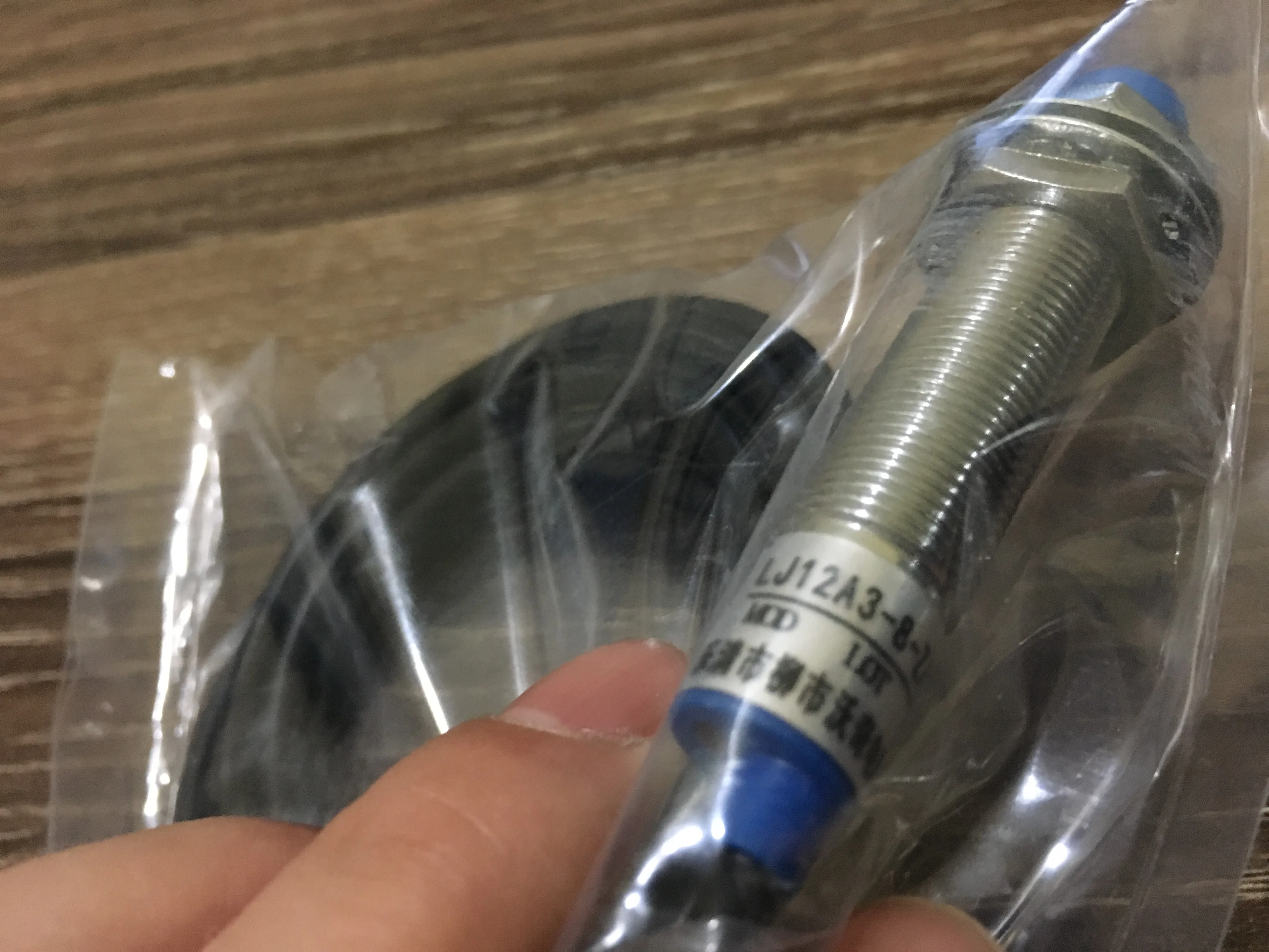 

Remote proximity switch LJ12A3-8-Z / BX sensor Inductive metal sensing NPN