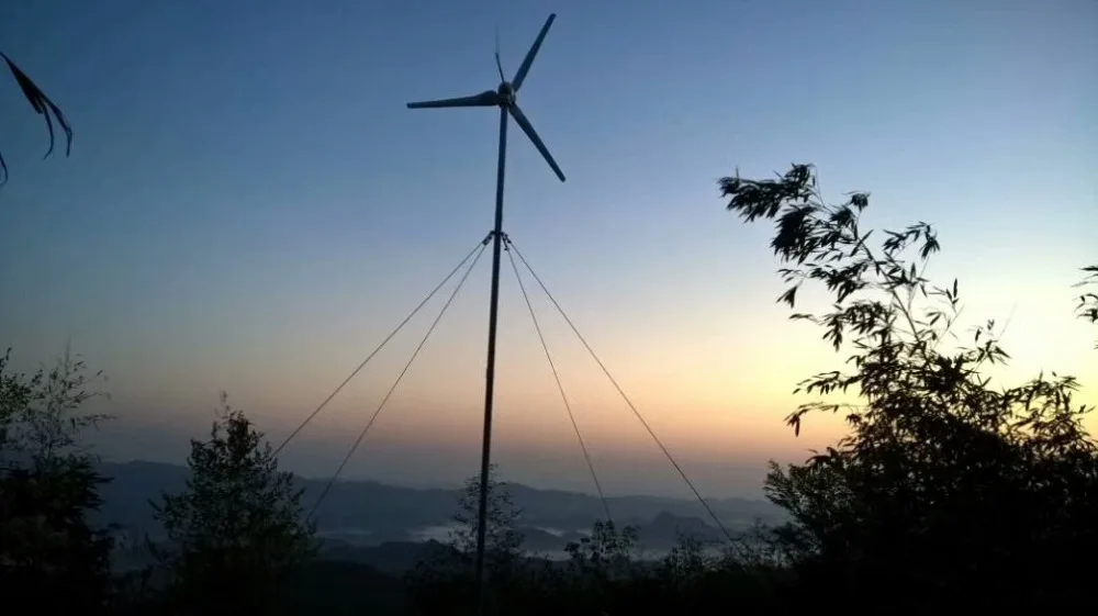 High efficiency 1500W 1.5KW Wind Turbine Generator With 2KW Wind Solar Hybrid Controller